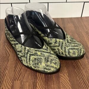 Apropos Mojito Moss Handmade USA Women Owned Business Size 8 SlipOn Flat Sandals